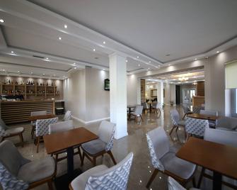 Hotel Holiday - Koplik - Restaurant