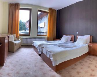 Room in Guest Room - Great Stayinn Granat Apartment - Next to Gondola Lift, Ideal for 3 Guests - Bansko - Yatak Odası