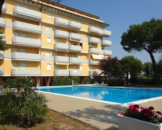 Flat with excellent location - Caorle - Pool
