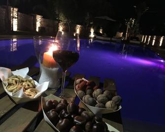 Carone Suite-Charme&Pool - Polignano a Mare