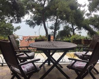 Kösk Orman Otel - Büyükada - Balcony