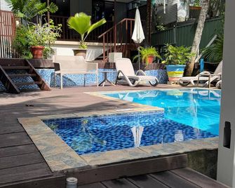 Mer Riviere Self Catering - Victoria - Pool