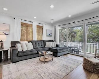 Racquet Club 20 by Wild Dunes, in Resort Core - Isle of Palms - Living room