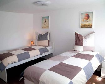 FeWo -schiefe- Marie - Oberlungwitz - Quarto