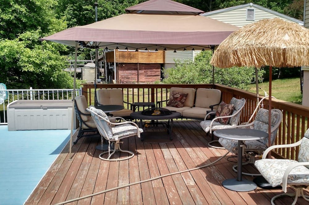 Large Beautiful Finished Basement Level cozy room. 11 Randolph Rd Concord NH - Concord - Innenhof