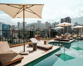 Heiss Hotel - Medellín - Piscină