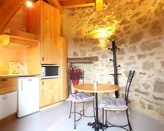 Gite Ally, 1 bedroom, 2 persons - Ally (Haute-Loire) - Salle à manger