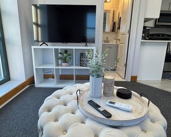 Cozy Nook 1 Bedroom 2nd Floor Apt - West Babylon