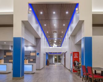 Holiday Inn Express Mystic - Groton Area By IHG - Mystic - Lobby