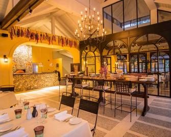 Dusit Thani Krabi Beach Resort - Krabi - Ravintola