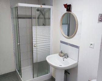 kaon nil - Gerzat - Bathroom