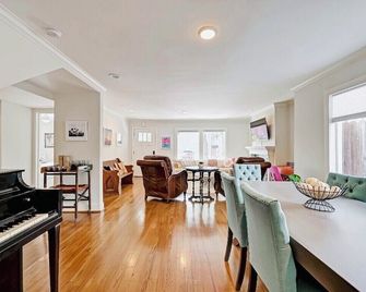 Gorgeous Upscale Bungalow in Montrose 3/4 Bedrooms - Houston - Jadalnia