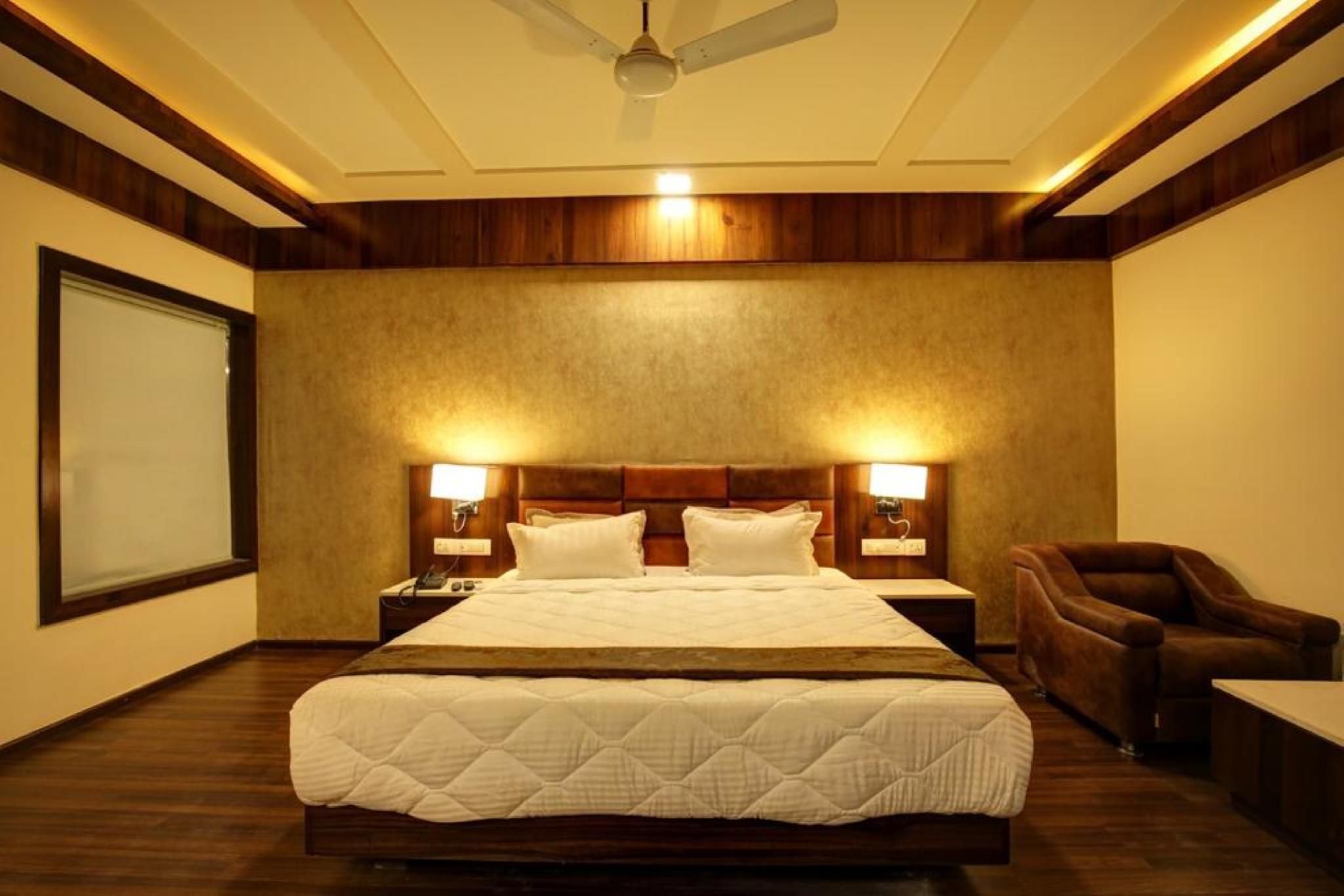 Hotel Keshwaras Residency - Jamnagar - Schlafzimmer