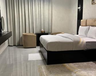 Al Zahra Hotel Apartments Ras Al Khaimah - Ras Al Khaimah - Bedroom
