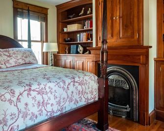 Country Estate in Historic District - Chestertown - Bedroom