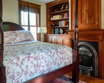 Country Estate in Historic District - Chestertown - Bedroom