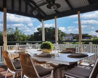 Charming 3br Inner City Haven Highgate Hill - Brisbane