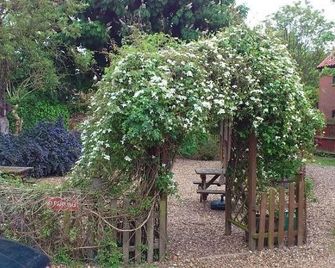 The Griffin Hotel - Attleborough - Outdoors view