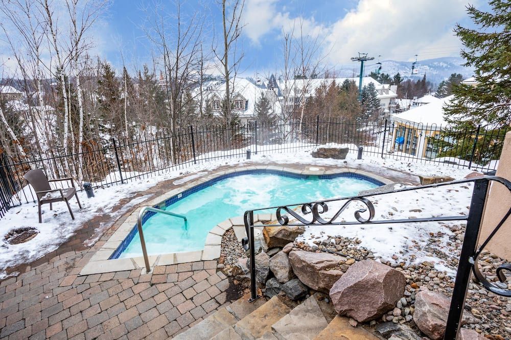 لو لودج ديلا مونتاجني-ليه سويتس ترمبالنت - مونت ترمبلانت - حوض السباحة