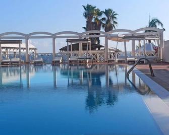 Hotel Residence La Corvetta - Monopoli - Kolam