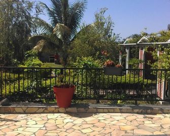 Charming bungalow with pool - Saint-Pierre - Balcon