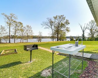 Boat And Swim Lakefront Toledo Bend Retr - Many - Patio