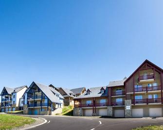 T3 6pers with track access Peyragudes, pool, parking - Germ - Bâtiment