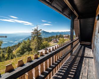 Apartments Zvoh, Krvavec, Ski-in, Ski-out - Cerklje na Gorenjskem - Balcon