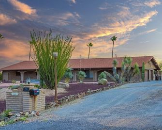The Team Ropers Ranch House - Wickenburg - Außenansicht