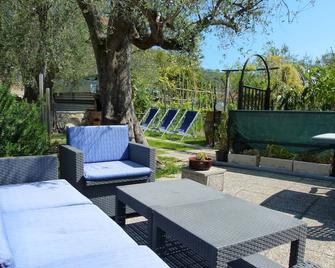 Casa Mimosa - Vacation apartments on the Flower Riviera, decorated with love - Diano San Pietro - Patio