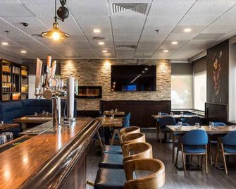 Ottawa Embassy Hotel & Suites - Ottawa - Bar