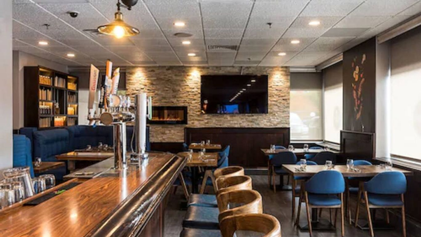 Ottawa Embassy Hotel & Suites