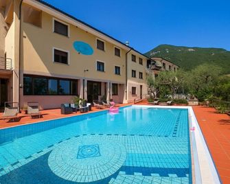Blu Garda - Salò - Pool