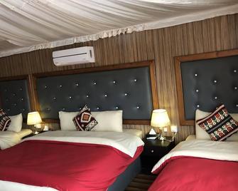 Sharah Luxury Camp - Wadi Rum - Bedroom