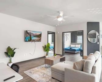 Luxurious King 3BR Suite in North Raleigh! - Raleigh - Sala de estar
