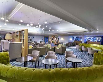 DoubleTree by Hilton Bristol North - בריסטול - טרקלין