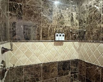 Heated Pool & Hot Tub Access, Walk 2 Omni Resort, Free Parking, Wi-Fi, Washer & Dryer - Encinitas
