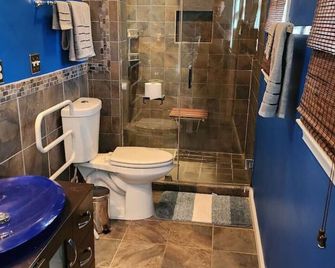 Theater, Heated Pool And Hot Tub Near Hp - Jamestown