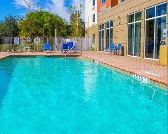 Holiday Inn Express & Suites Palm Bay By IHG - Palm Bay - Piscine