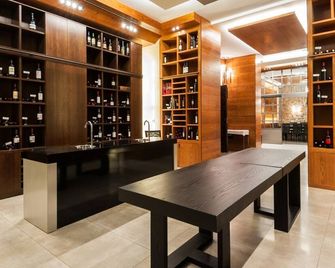 Hotel Ruta de Europa - ויטוריה-גסטיאז - בר