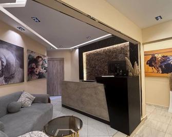 Moonlight pyramids view INN - 開羅 - 櫃檯