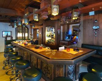 Chalet Hotel Adler Ag - Kandersteg - Bar