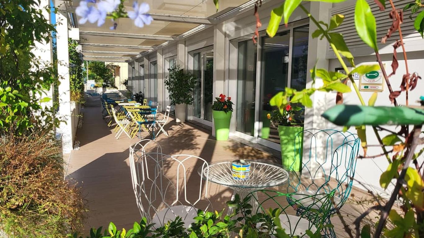 Maree Hotel