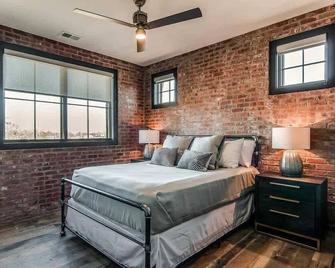Nashville's Finestunobstructed Downtown Views Massive Rooftopwalk To Bars & Restaurants - Nashville - Bedroom