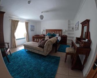 ذا جروف هوتل - فالموث - غرفة نوم