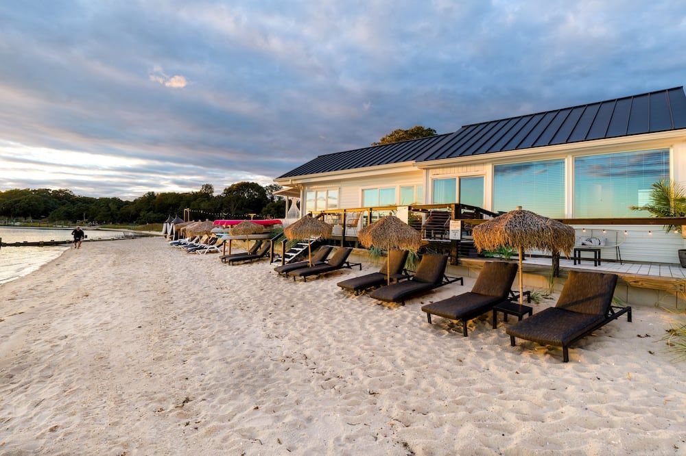 Aqua by American Beech - Rooftop Suite - Riverhead - Restaurant