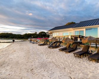Aqua by American Beech - Rooftop Suite - Riverhead - Restaurant