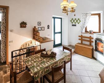 Awesome Home In Castagnetoli - Mulazzo - Dining room