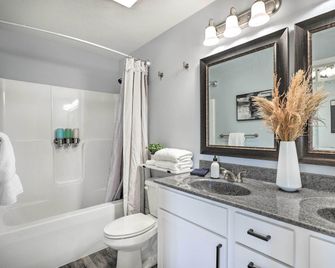 Reeds Spring Condo about 3 Mi to Silver Dollar City! - Reeds Spring