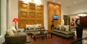 2 Inn 1 Boutique Hotel & Spa - Sandakan - Sala de estar